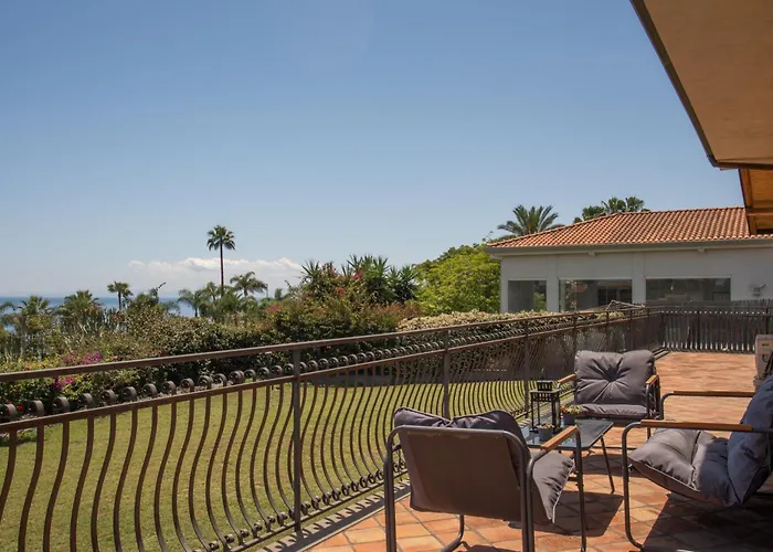 Villa Silvanae Pool Aci Castello