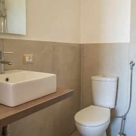 Silvanae Pool * Aci Castello