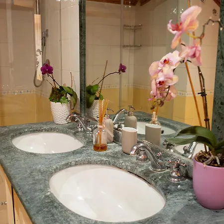 Silvanae Pool Aci Castello